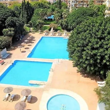 Seaside Vista Apartment: Pool Views Near Beach Benalmadena